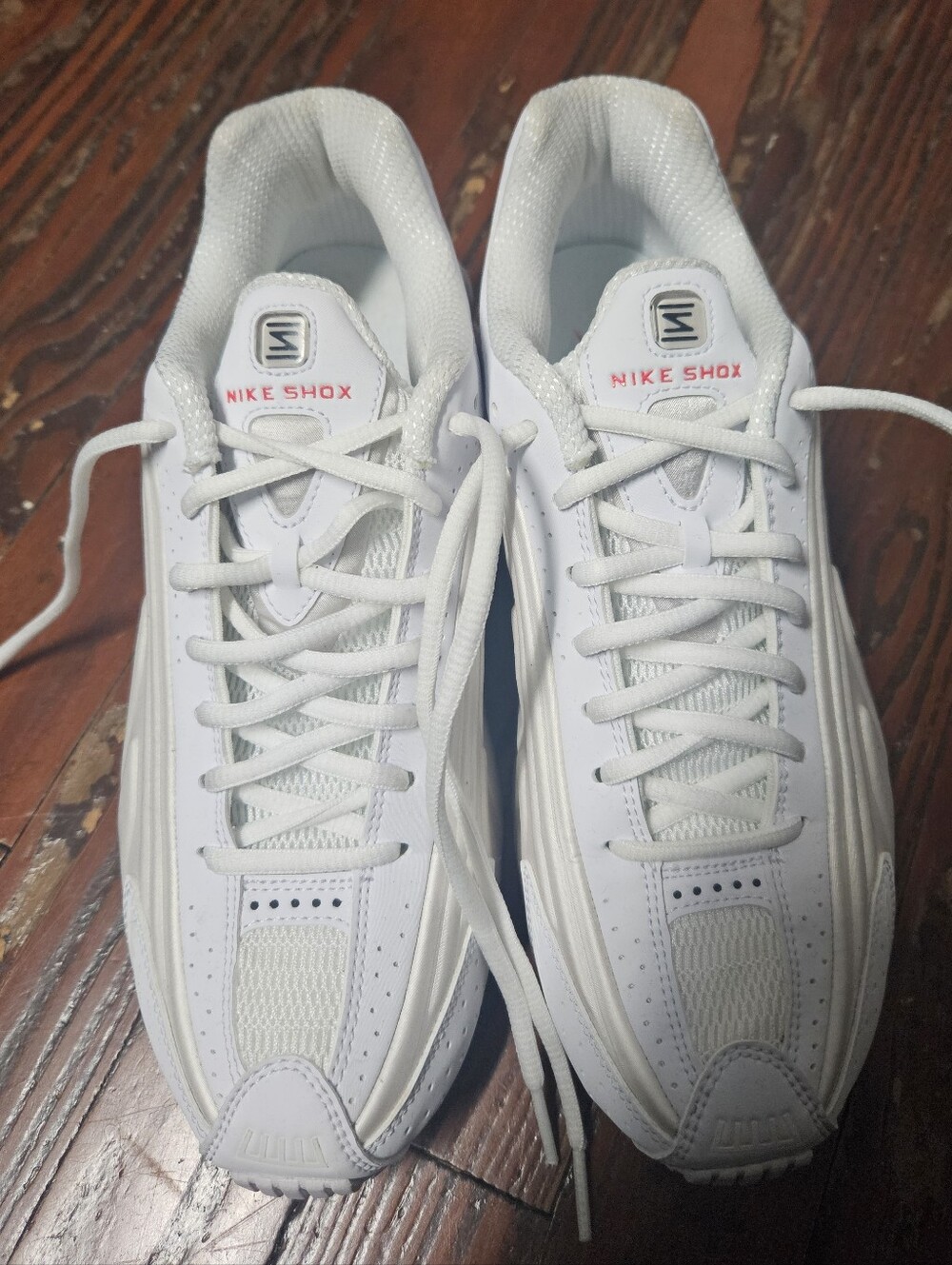 Nike Shox  White Athletic Trainers with Subtle Red/orange Logo